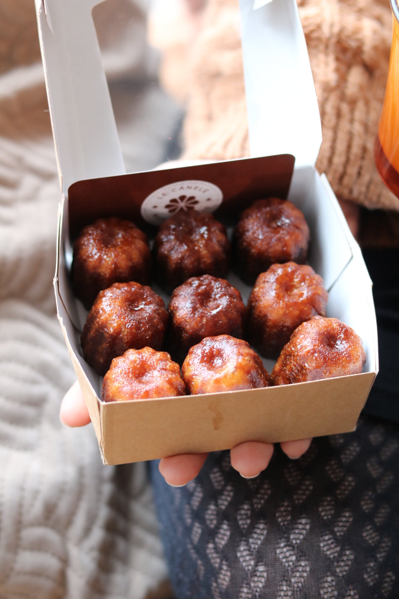 Box of 9 mini canelés